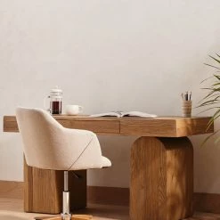 Lulu And Georgia Mags Desk