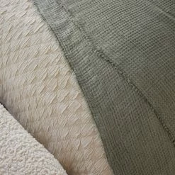 New 🔥 Lulu And Georgia Venice Throw By Pom Pom At Home 🛒 16 Lulu And Georgia Venice Throw By Pom Pom At Home