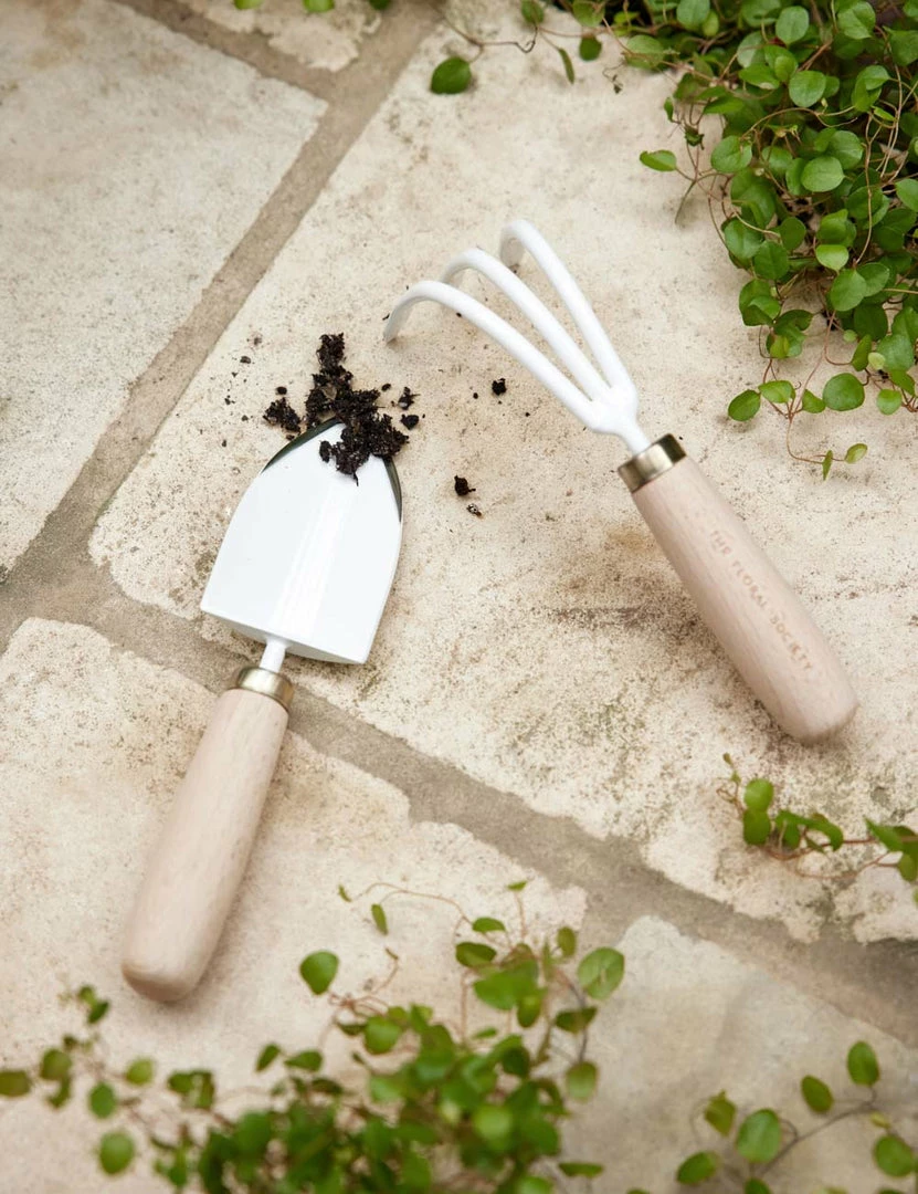 New 😉 Lulu And Georgia Baines Garden Tool Set Outdoor Collection 💯 3 Lulu And Georgia Baines Garden Tool Set Outdoor Collection